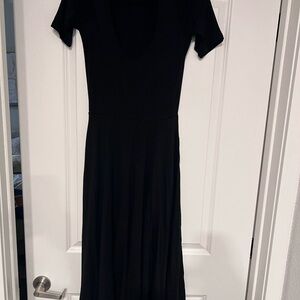 Reformation Black Scoop-Neck Short Sleeve Midi